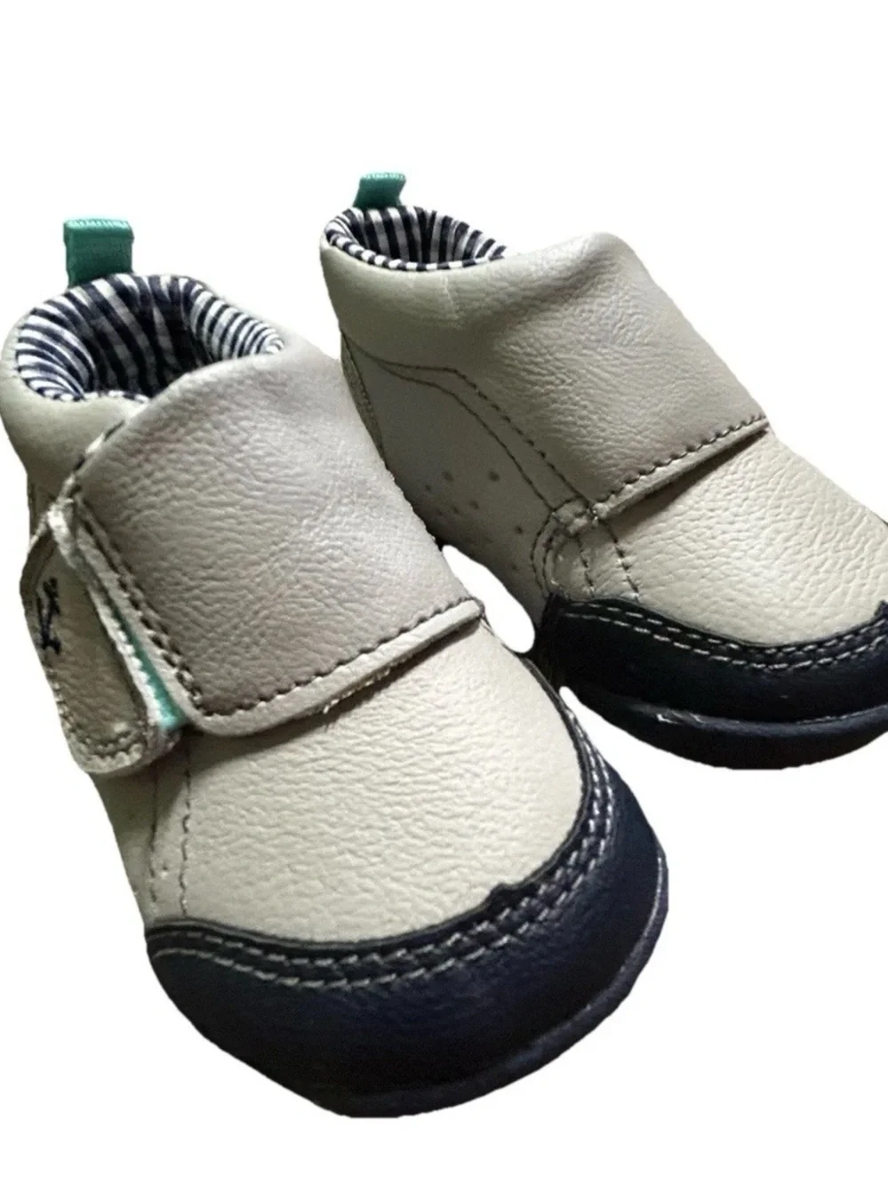 NWT Toddler Carter’s Grey Sneakers Easy On & Off Size 4